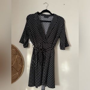 PRETTY LITTLE THING -Black Polka Dot Tea Dress - US4